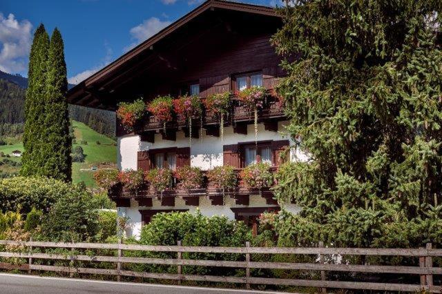 Gaestehaus Kastenhof Sankt Johann im Pongau Exterior photo